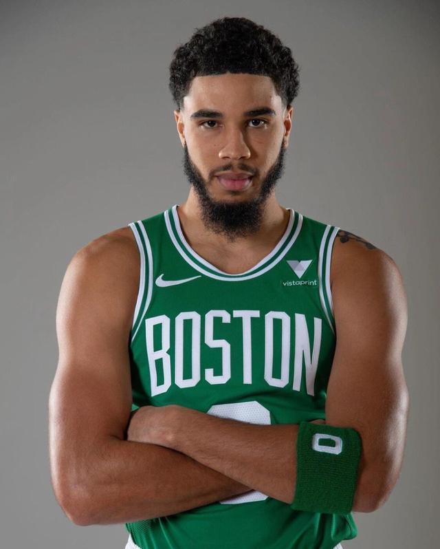 从第1到第900你见证过几个？回顾C罗职业生涯进球里程碑时刻