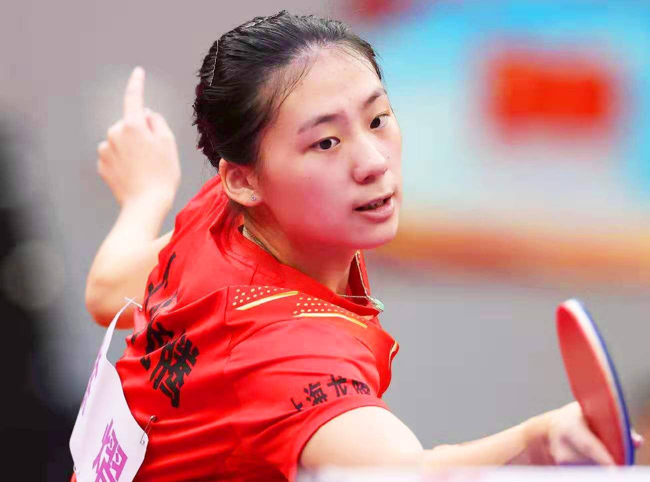 詹姆斯11分戴维斯29+15 太阳险胜送赛季首败.