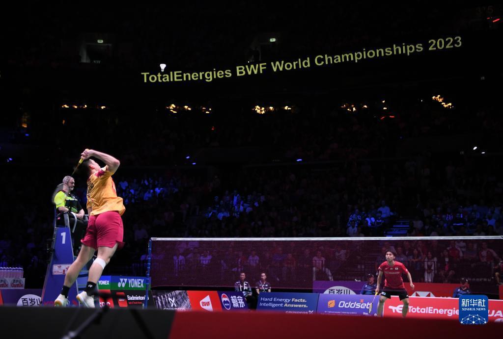 成为首位获 成为首位获