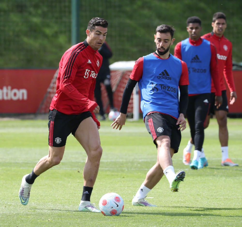 应人手不足 应人手不足